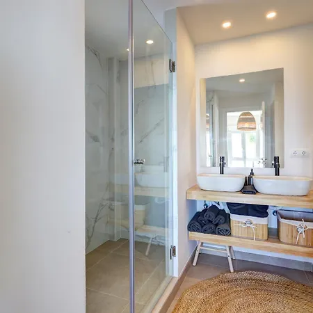 Renovated Casaris Big Balcony And Sea View