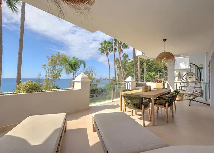 Renovated Casaris Big Balcony And Sea View شقة