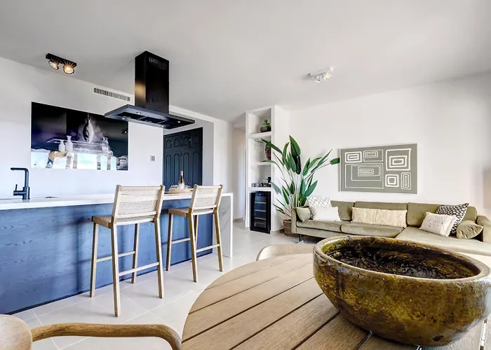 شقة Renovated Casaris Big Balcony And Sea View إِستيبونا