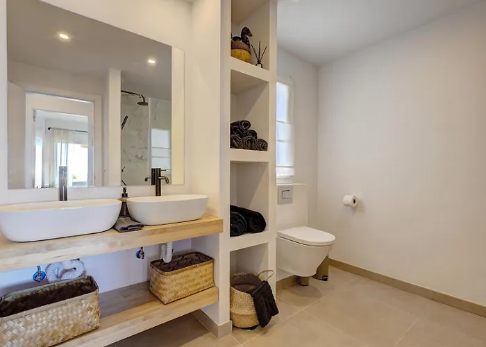 شقة Renovated Casaris Big Balcony And Sea View