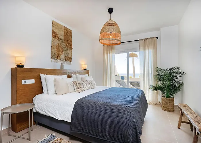 Renovated Casaris Big Balcony And Sea View شقة *